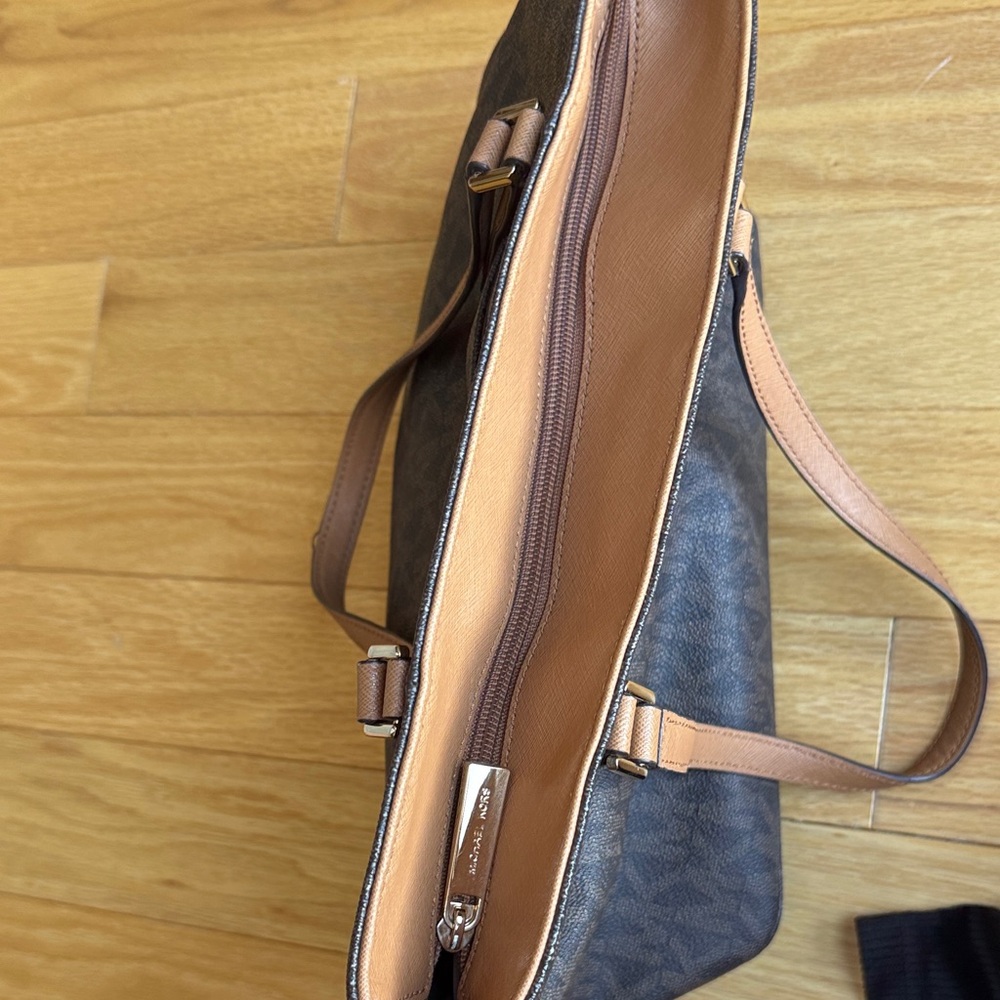 Michael Kors Morgan Medium Logo Tote Bag - Picture 4 of 9